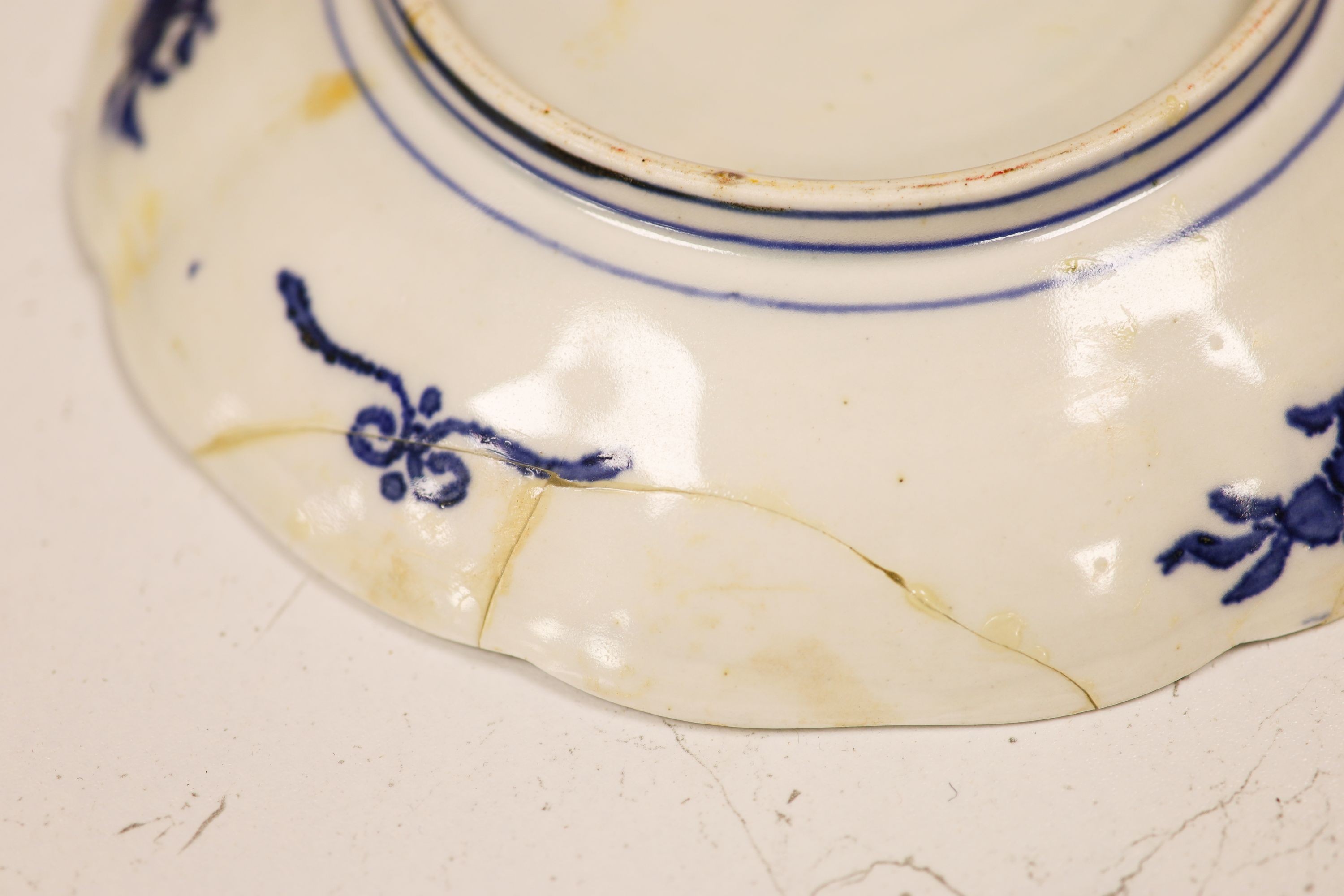 Five Japanese Imari dishes, largest 30.5 cm